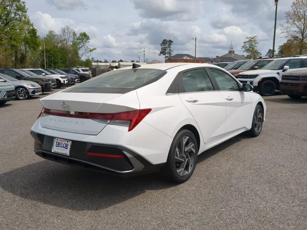new 2025 Hyundai Elantra car, priced at $27,985