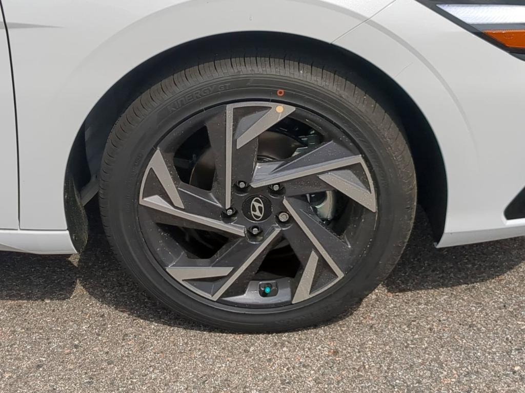 new 2025 Hyundai Elantra car, priced at $26,735