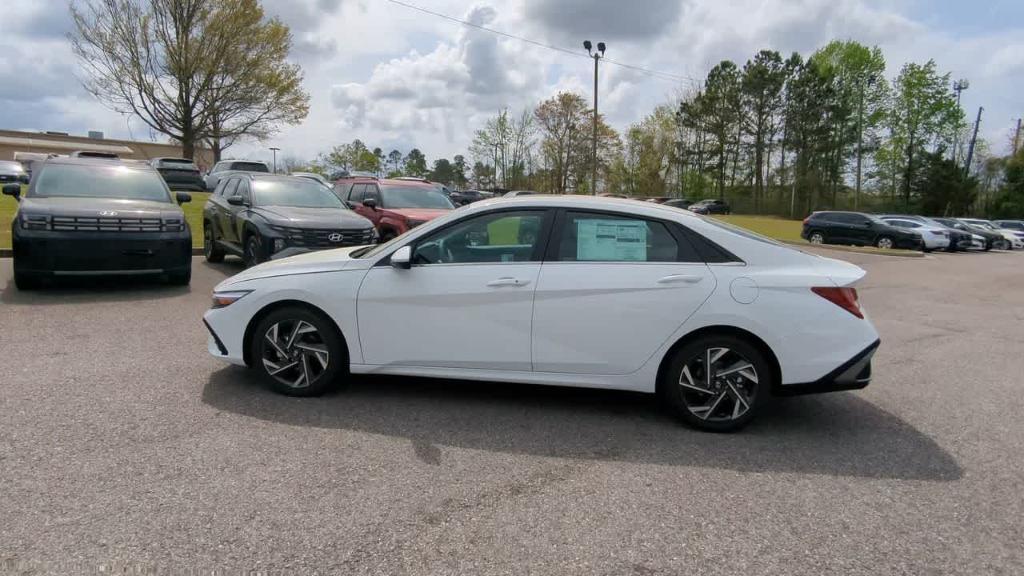 new 2025 Hyundai Elantra car, priced at $27,985