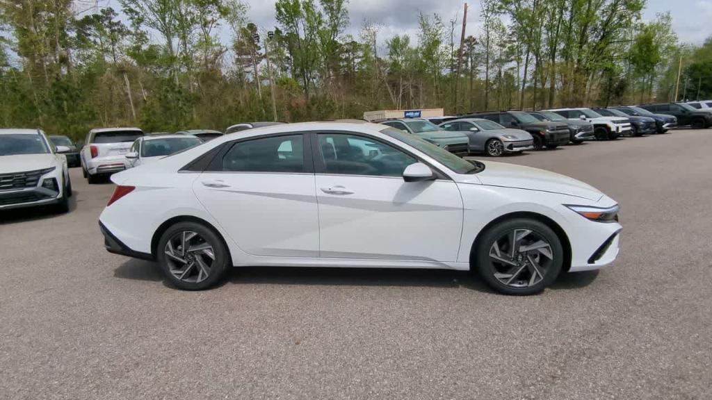 new 2025 Hyundai Elantra car, priced at $27,985