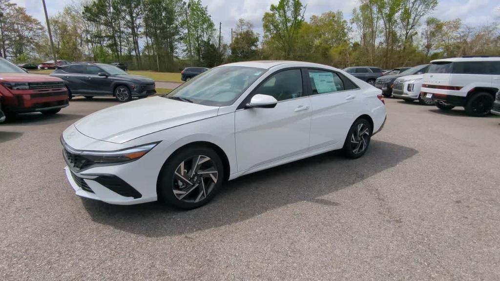 new 2025 Hyundai Elantra car, priced at $27,985