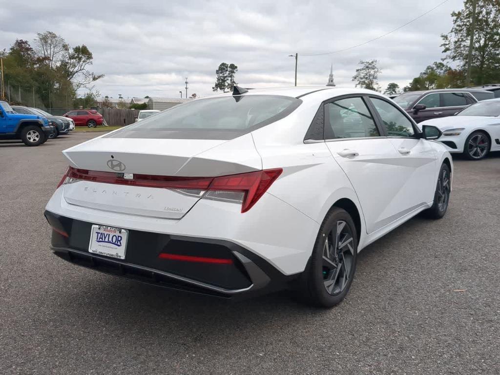new 2025 Hyundai Elantra car, priced at $27,785