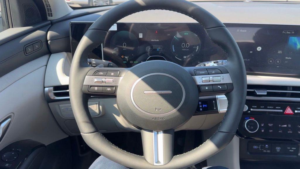 new 2025 Hyundai TUCSON Hybrid car, priced at $42,838