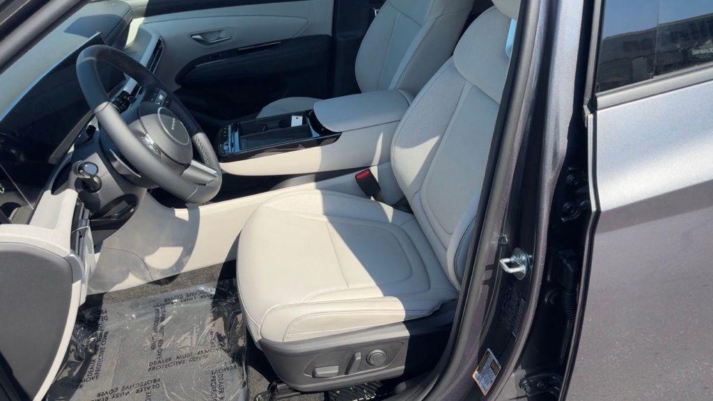 new 2025 Hyundai TUCSON Hybrid car, priced at $42,838