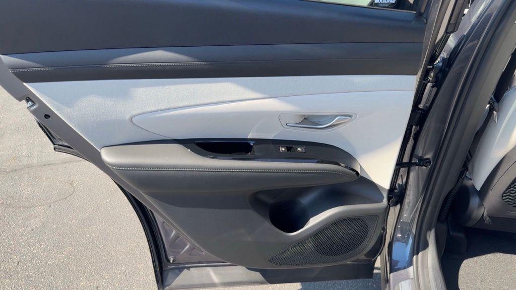 new 2025 Hyundai TUCSON Hybrid car, priced at $42,838