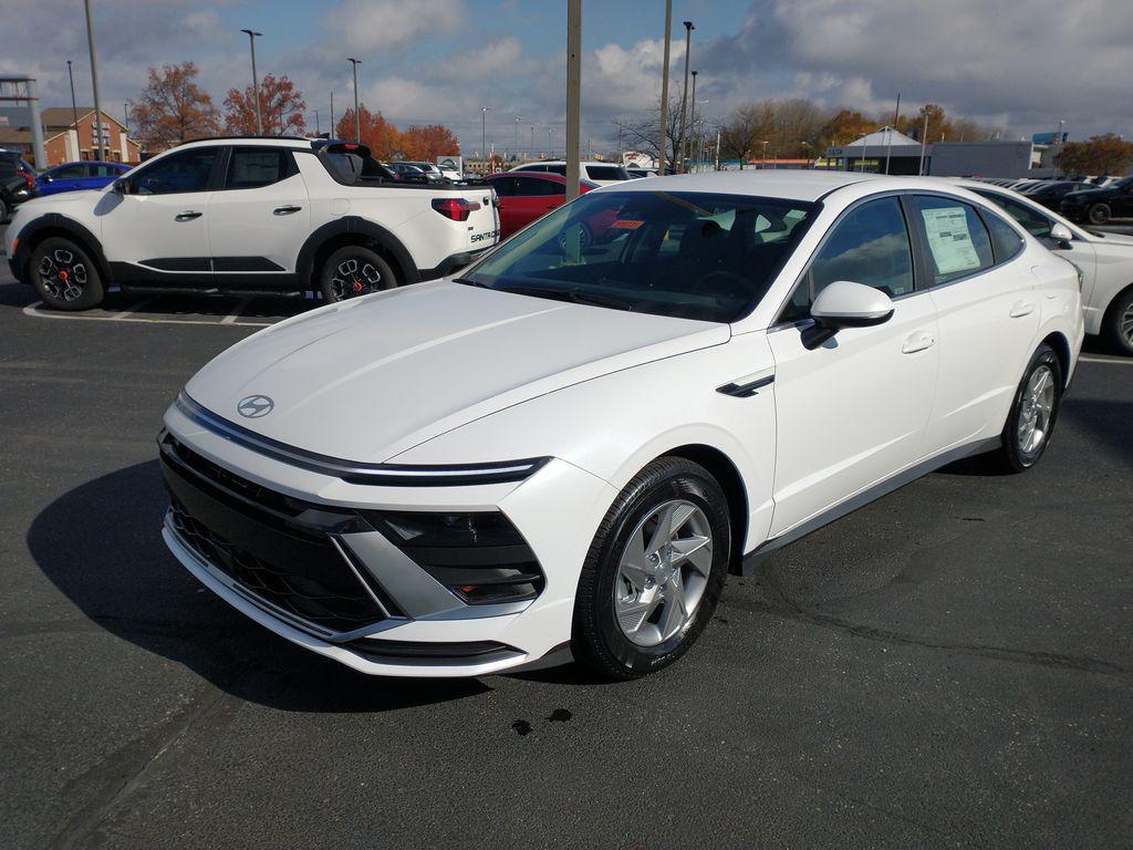 new 2025 Hyundai Sonata car, priced at $27,704