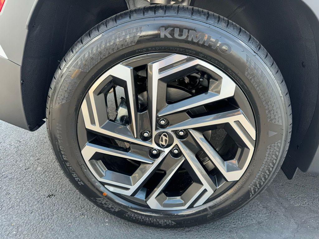 new 2025 Hyundai Tucson car, priced at $39,116