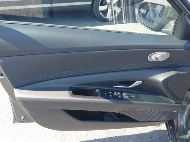 new 2025 Hyundai Elantra car, priced at $27,616