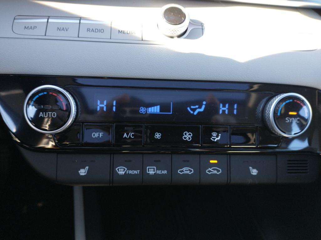 new 2025 Hyundai Elantra car, priced at $26,091