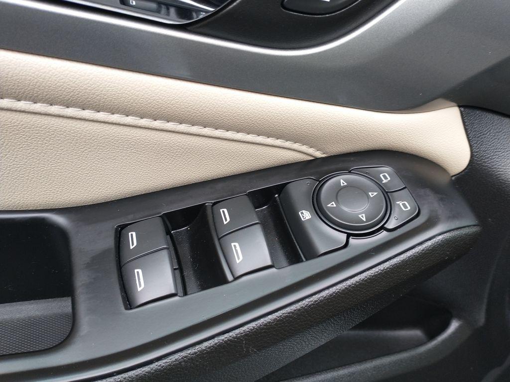 used 2023 Chevrolet Traverse car, priced at $30,990
