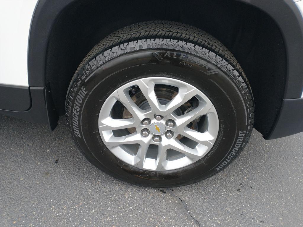 used 2023 Chevrolet Traverse car, priced at $30,990