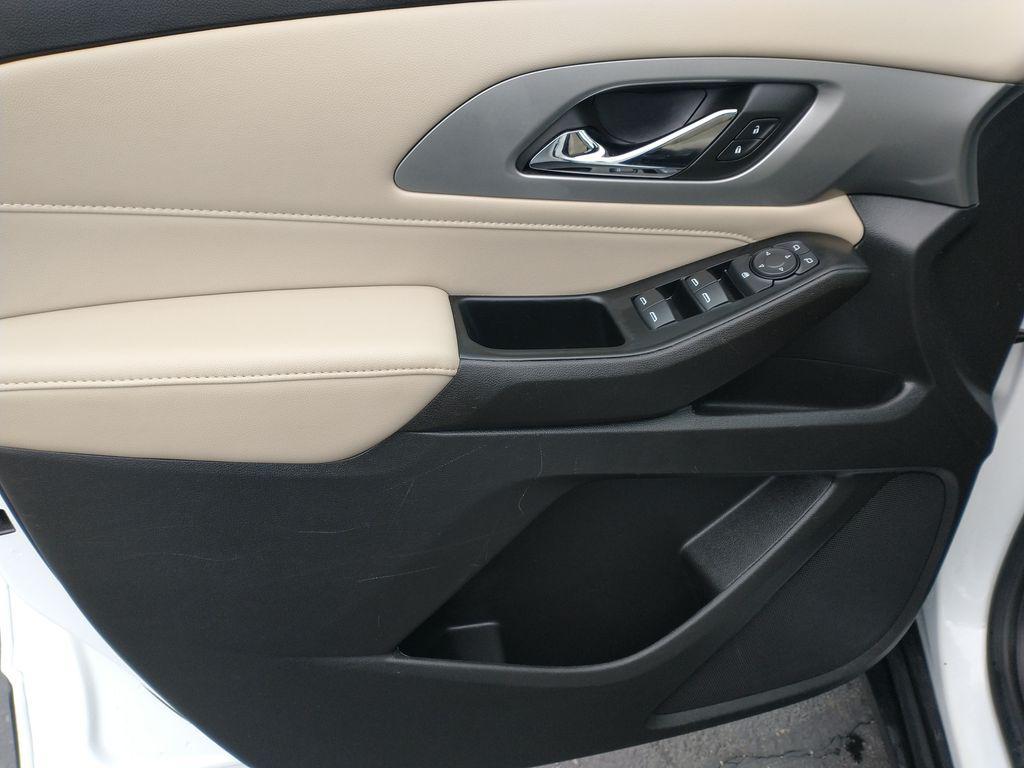 used 2023 Chevrolet Traverse car, priced at $30,990