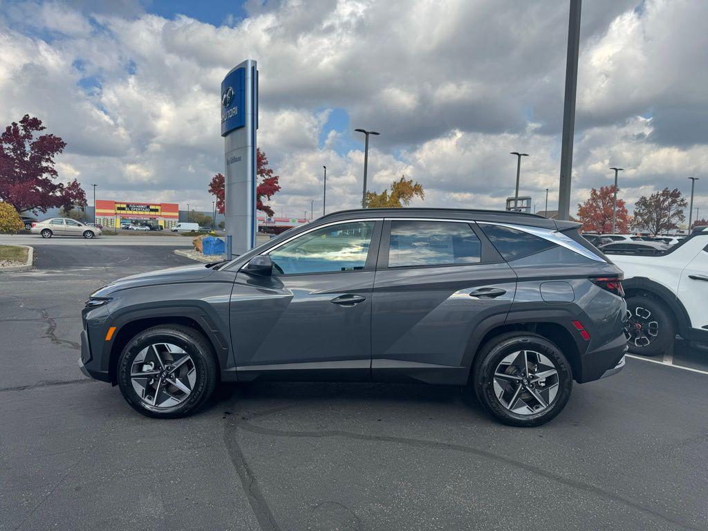 new 2026 Hyundai TUCSON Hybrid car, priced at $36,325