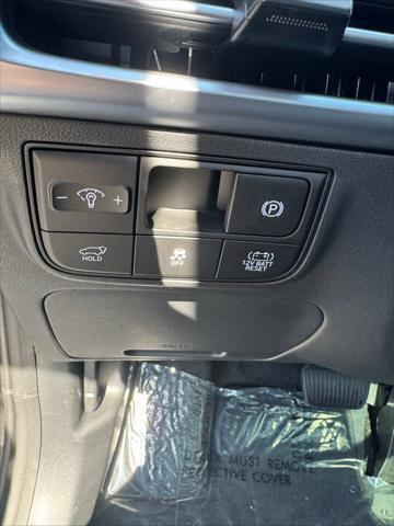 new 2025 Hyundai TUCSON Hybrid car, priced at $43,365
