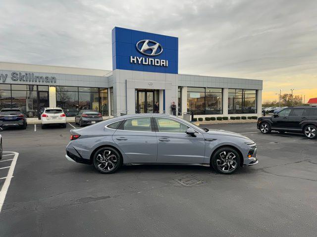 new 2025 Hyundai Sonata car, priced at $29,750