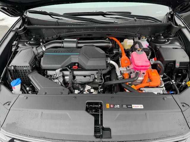 new 2025 Hyundai TUCSON Hybrid car, priced at $37,278