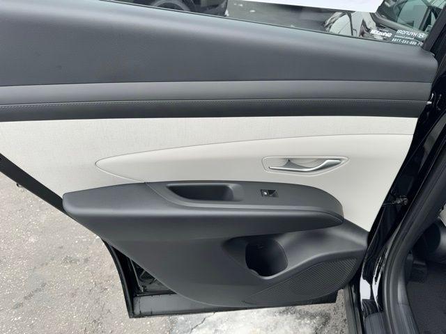 new 2025 Hyundai TUCSON Hybrid car, priced at $37,278