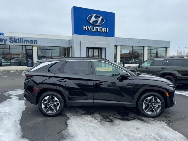 new 2025 Hyundai TUCSON Hybrid car, priced at $37,278