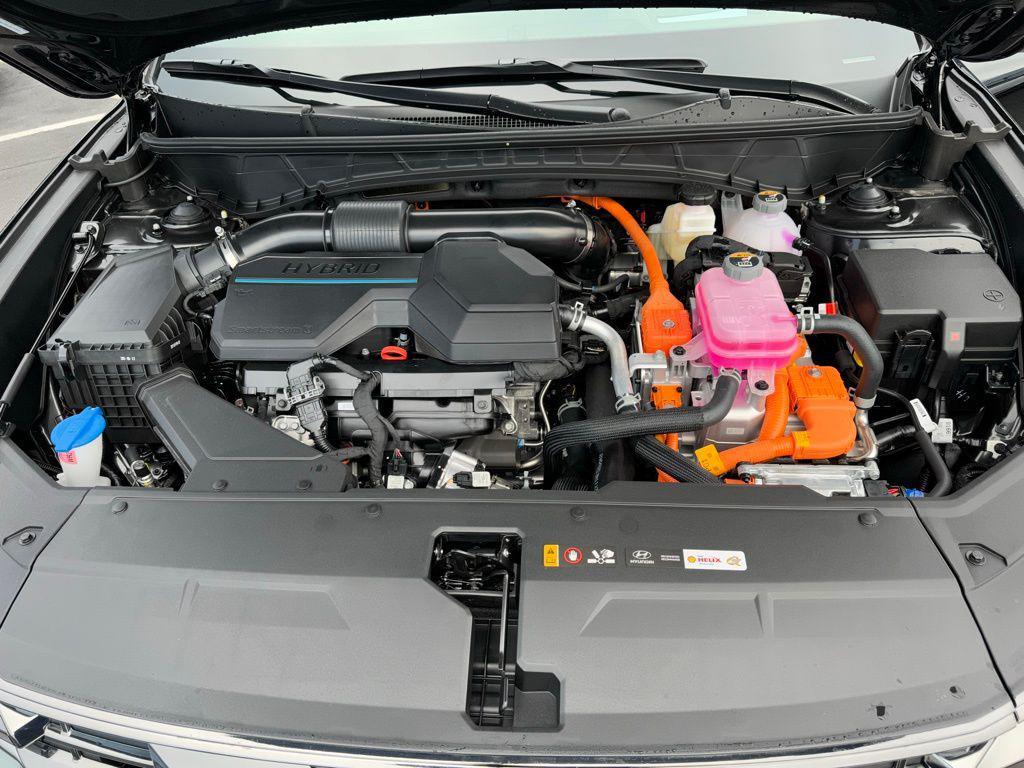 new 2025 Hyundai TUCSON Hybrid car, priced at $42,590