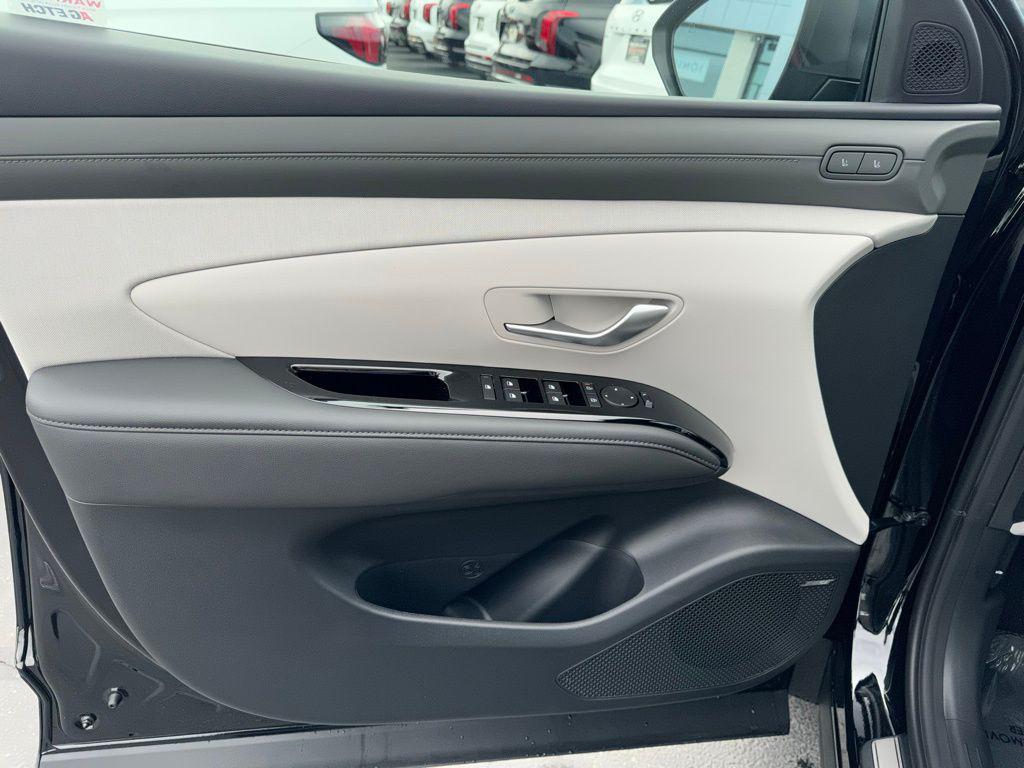 new 2025 Hyundai TUCSON Hybrid car, priced at $42,590