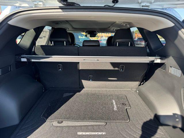 new 2025 Hyundai TUCSON Hybrid car, priced at $42,891
