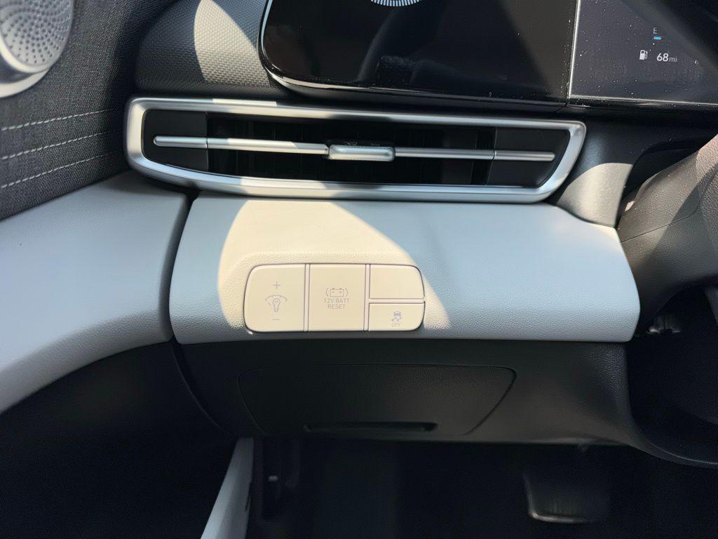 new 2025 Hyundai ELANTRA HEV car, priced at $30,970