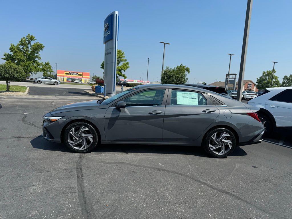 new 2025 Hyundai ELANTRA HEV car, priced at $30,970