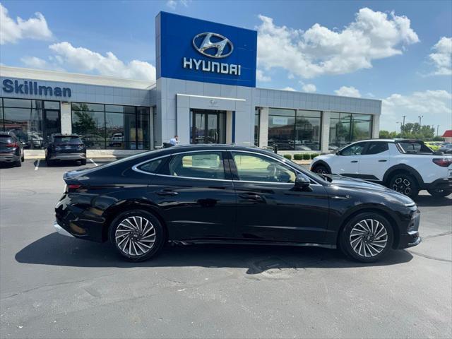 new 2025 Hyundai Sonata Hybrid car, priced at $39,480
