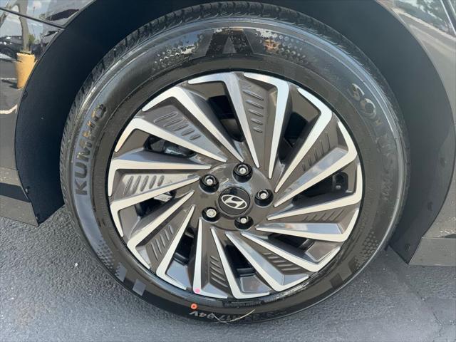 new 2025 Hyundai Sonata Hybrid car, priced at $39,480