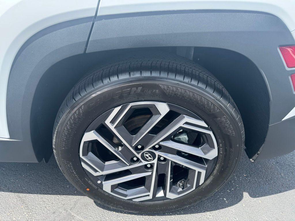 new 2025 Hyundai Tucson car, priced at $39,070