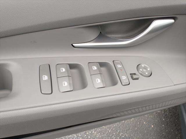 new 2025 Hyundai Elantra car, priced at $26,354