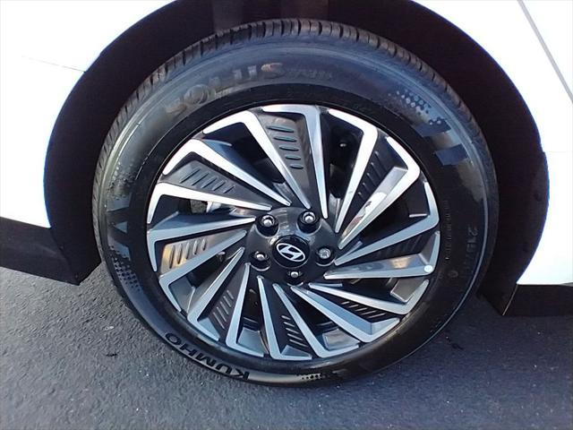 new 2025 Hyundai Sonata Hybrid car, priced at $38,502