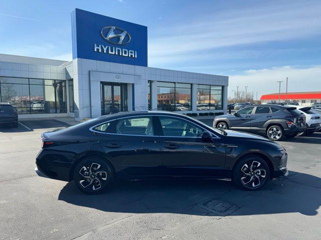 new 2025 Hyundai Sonata car, priced at $28,580