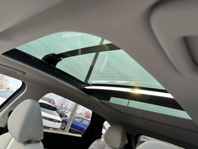 new 2026 Hyundai TUCSON Hybrid car, priced at $44,555