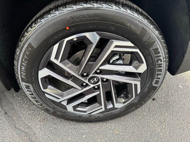 new 2026 Hyundai TUCSON Hybrid car, priced at $44,555