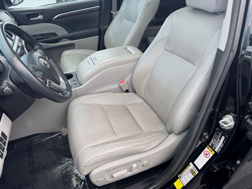 used 2015 Toyota Highlander car, priced at $19,064