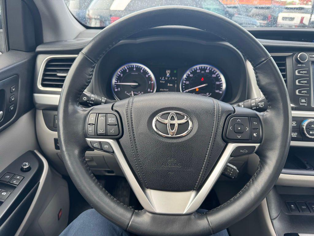 used 2015 Toyota Highlander car, priced at $19,064