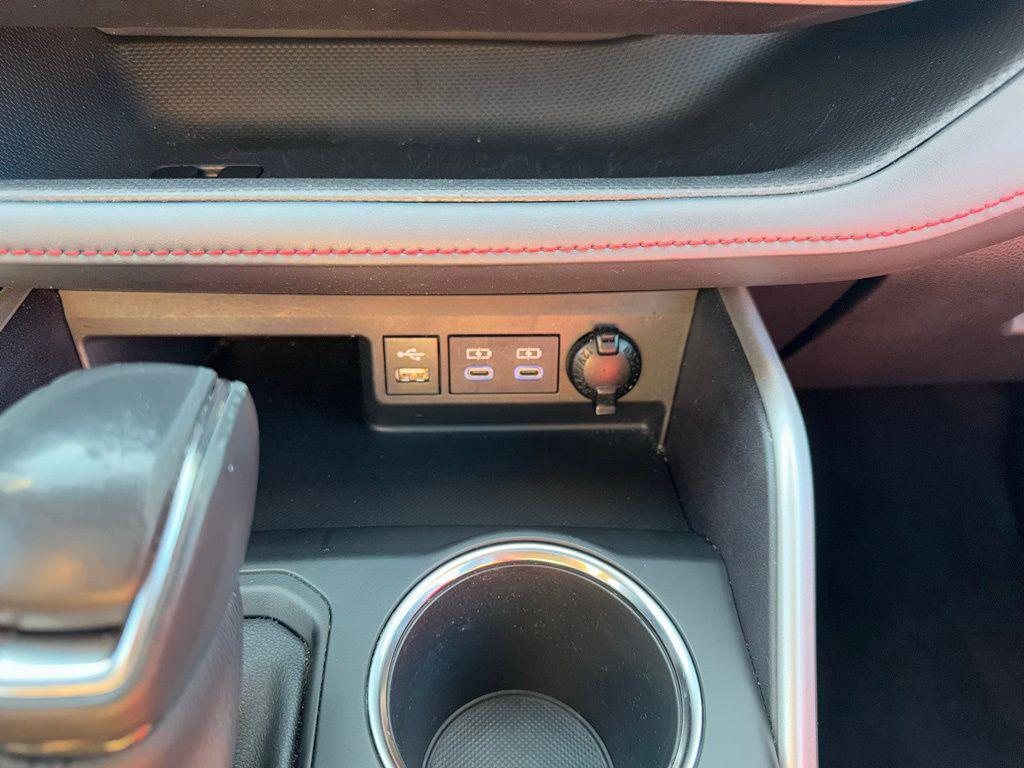 used 2022 Toyota Highlander car, priced at $34,213