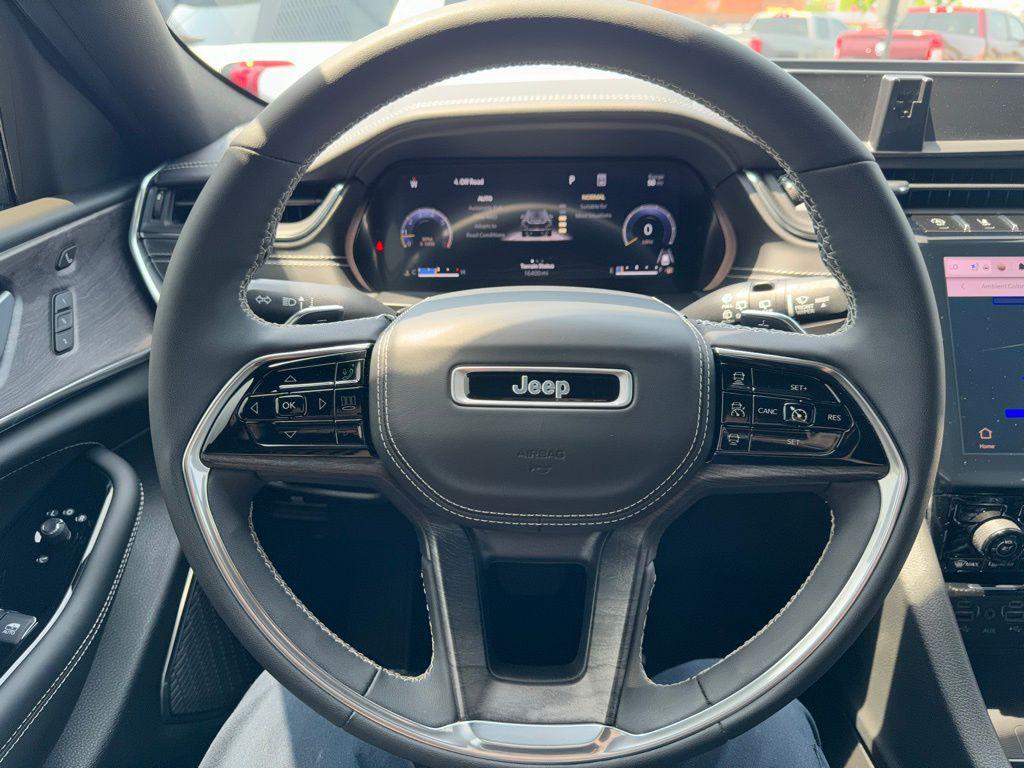 used 2023 Jeep Grand Cherokee car, priced at $42,890