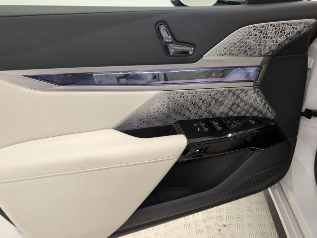 new 2025 BMW 760 car, priced at $141,485