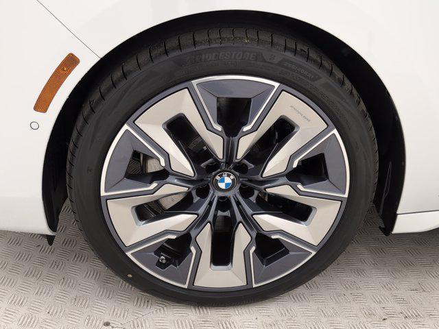 new 2025 BMW 760 car, priced at $138,485