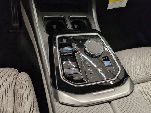 new 2025 BMW 760 car, priced at $138,485