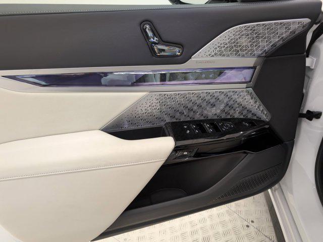 new 2025 BMW 760 car, priced at $138,485