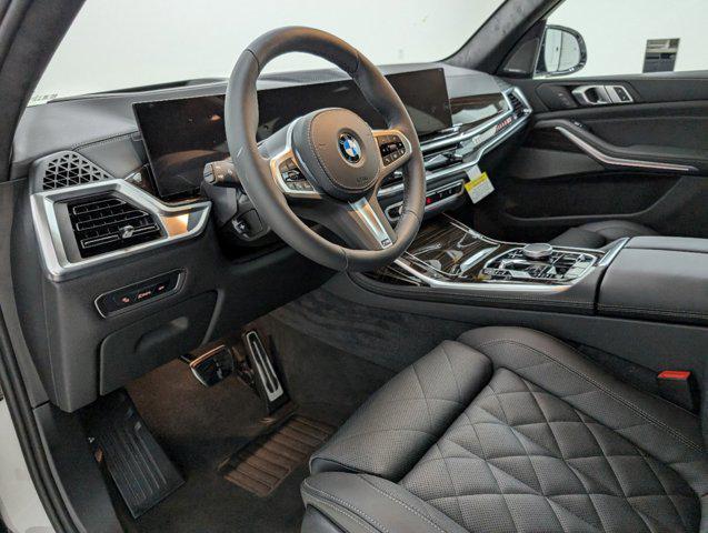 new 2025 BMW X7 car, priced at $95,425