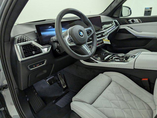 new 2025 BMW X7 car, priced at $95,425