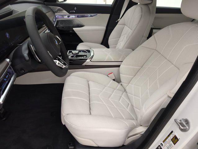 new 2025 BMW 760 car, priced at $137,535