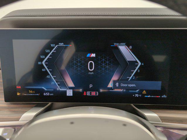 new 2025 BMW 760 car, priced at $137,535