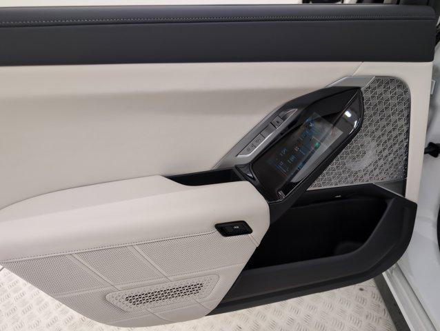 new 2025 BMW 760 car, priced at $137,535