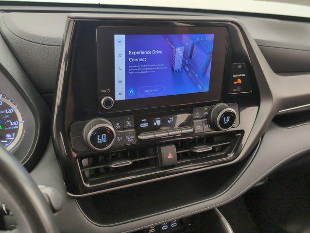 used 2023 Toyota Highlander car, priced at $30,999