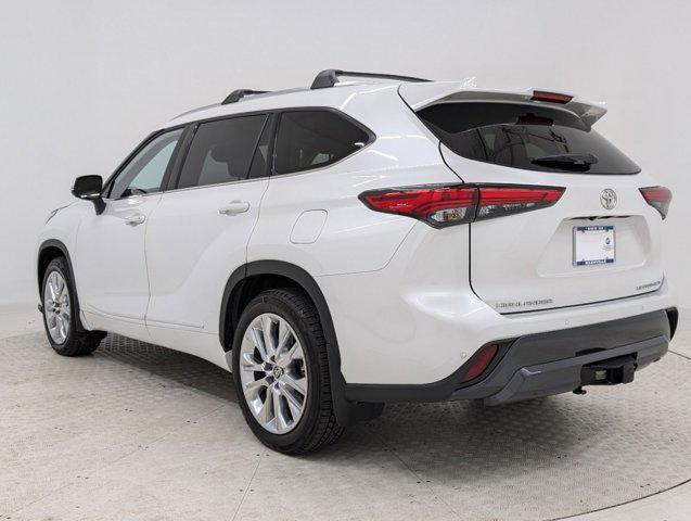 used 2022 Toyota Highlander car, priced at $36,998